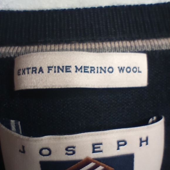 Joseph Abboud Men's Size Large Sweater Vest Blue, 100% Fine Merino Wool. - Picture 6 of 7